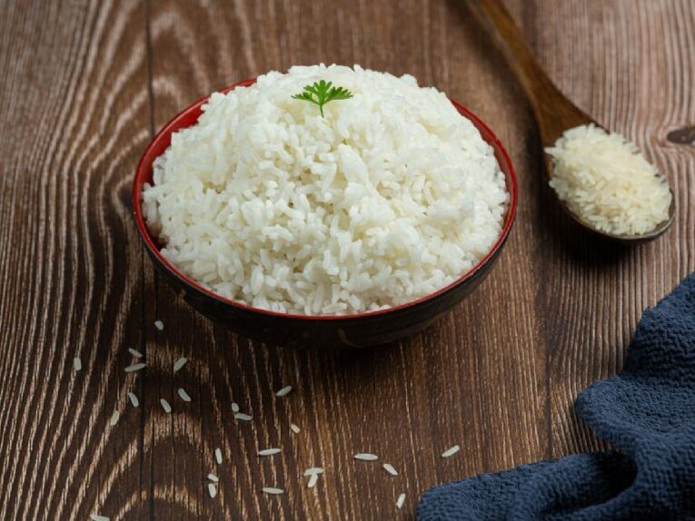 la cantidad ideal de arroz por comensal en gramos